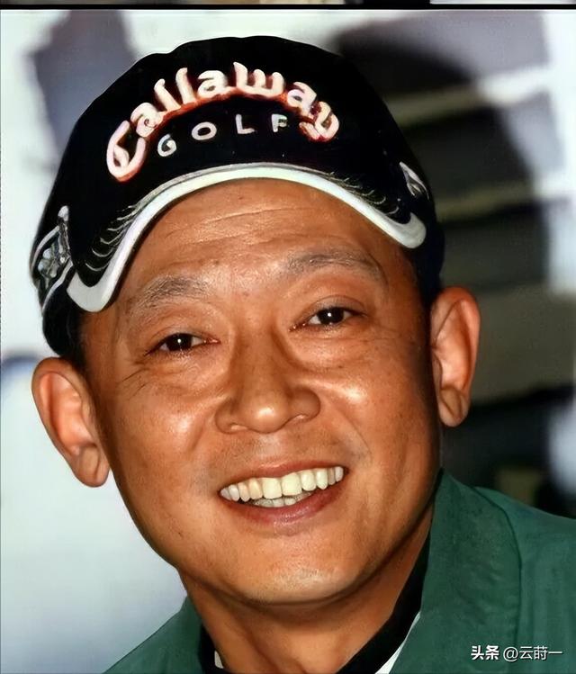 59岁王志文新照流出，肚腩突出耳朵异常，网友猜测患有心脏类疾病