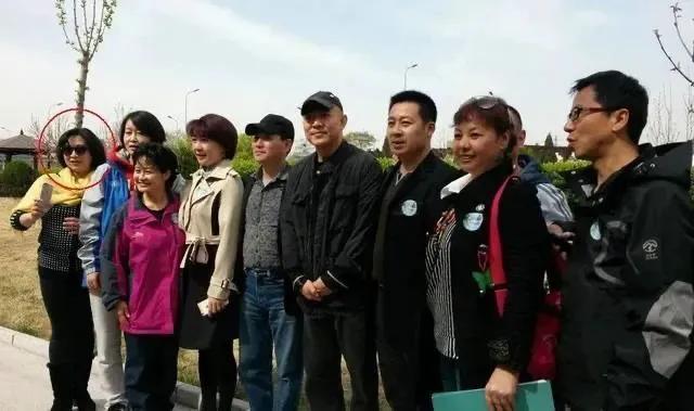 黄秋燕近况曝光！二婚后幸福，俩女儿回北京工作，对李连杰已释然