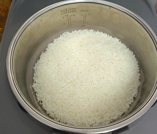 电饭煲什么内胆最好最健康？5种电饭煲内胆对比：结果一目了然