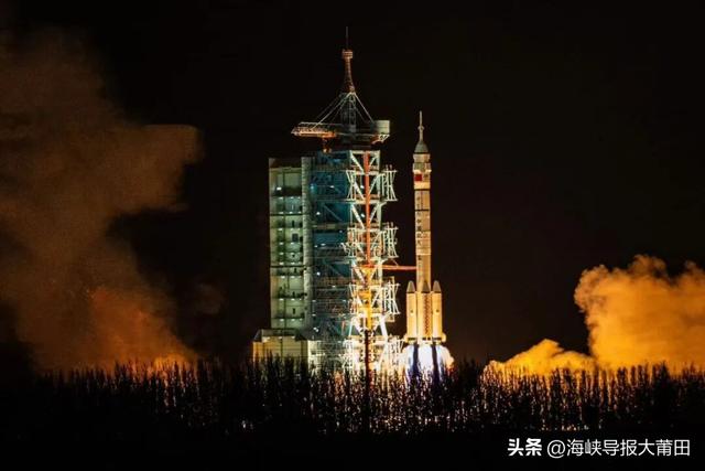 航天梦 中国漆！三棵树携联名新品见证神舟二十一号成功发射