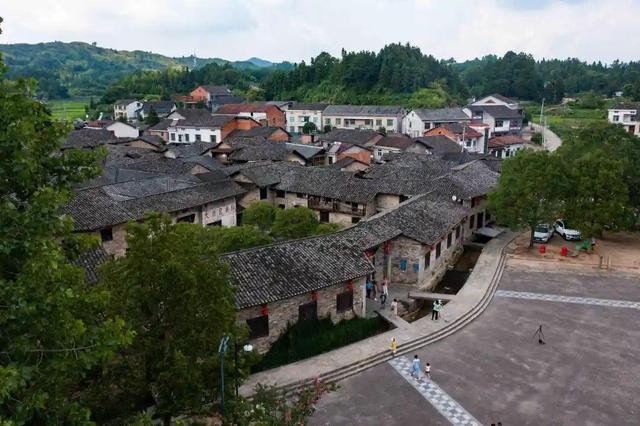 湖南一座600年历史的“超级豪宅”，1700多间明清古建无缝相连