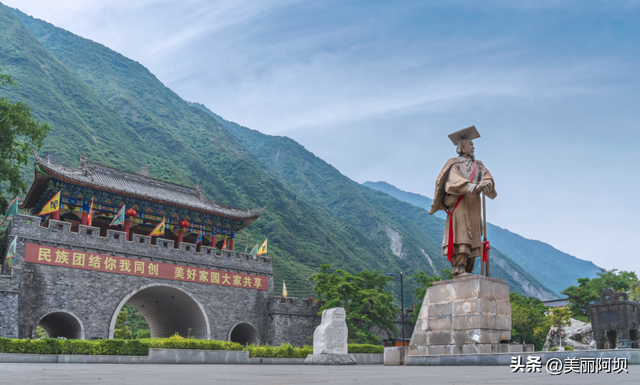 穿越520公里的山河壮阔！这条川西环线也太懂浪漫了！