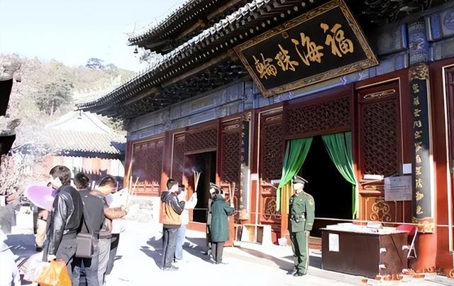中国有一座小小古庙，武警却全日驻守其中，背后隐藏怎样玄机？