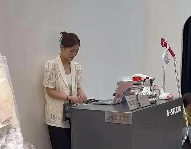 离婚四年后，大衣哥终于等来好消息，前儿媳陈亚男悔的肠子都青了