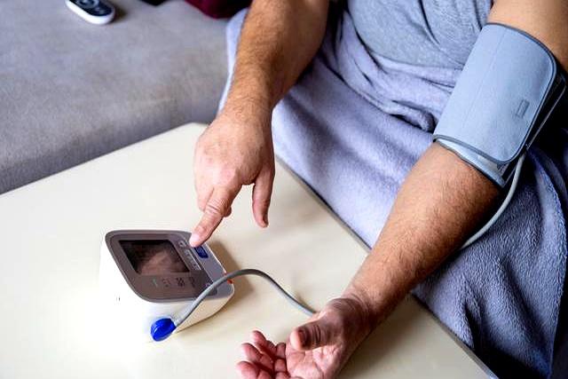 医生发现：高血压天天打羽毛球	，用不了多久，身体会有5个改善