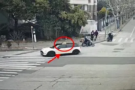 价值三万元的“救命箱”遗忘在车顶？警民携手找回遗失物图片