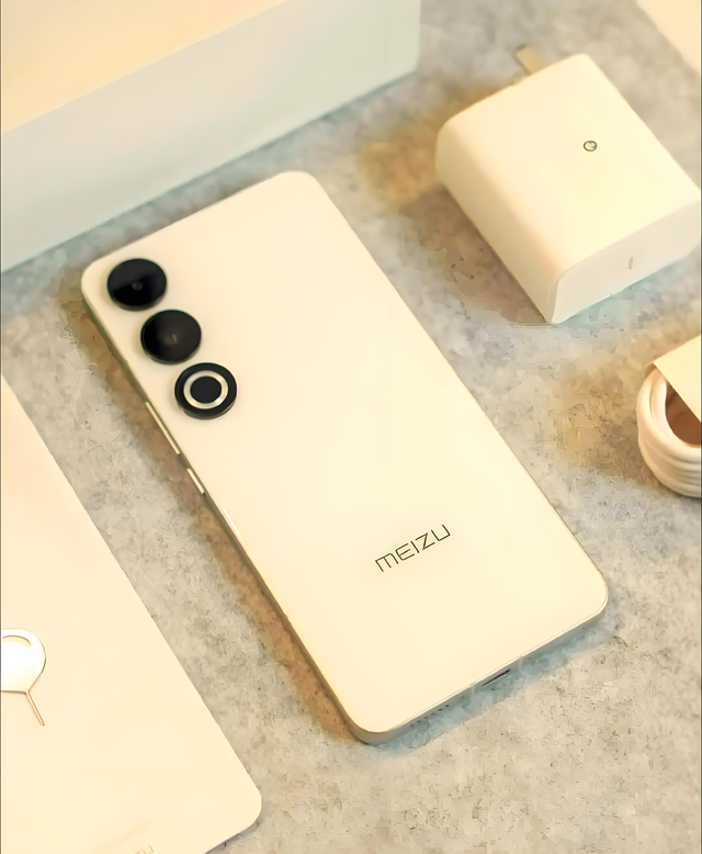 魅族22vs小米15Ultra：2000元差价背后，是生态战争的缩影