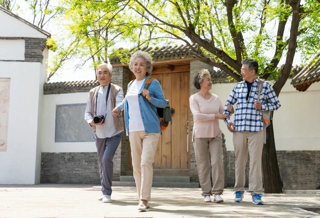 你们发现没？60，70后的父母，基本没有伸手给孩子要钱养老的了。