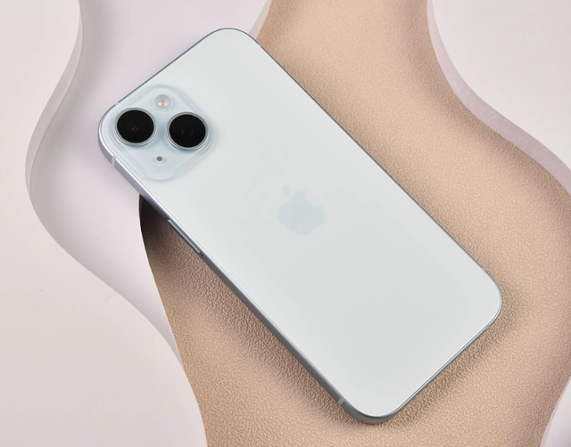 iPhone15跌至“谷底价”，成为三千档销量最高手机，256GB也不贵