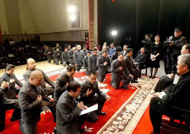 一桩30年的相声界公案，三十年后侯耀华澄清：马季是奉父亲命轰人