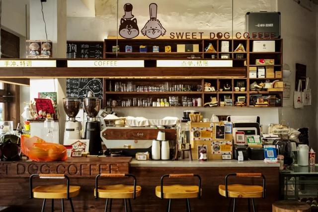 不走寻常路的国际化县城，关心一日三餐，更关心咖啡和汇率