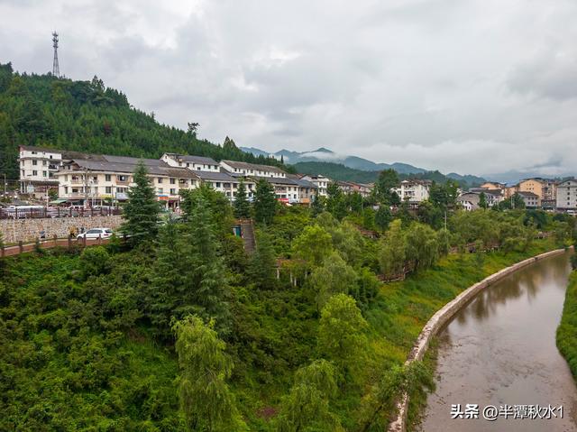 清凉经济热力十足！洪雅瓦屋山镇成避暑“顶流”