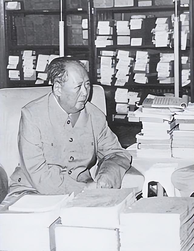 毛主席逝世仅一年，北京市委书记被开除党籍，表示永远是党的女儿