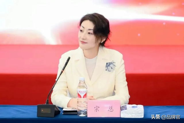“消失”超两个月后，宗馥莉被爆已回公司上班，反击时刻要来了？