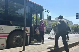 这个公交车站，有变化！图片