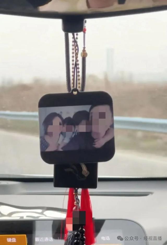 河南中牟“发小杀害妻儿三人案”一审开庭，金饰被拽断、现场调至16℃，更多细节披露