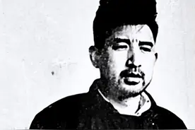 58年沈醉受邀去天安门观礼，一见毛主席身旁的女人顿感惊慌，为何图片