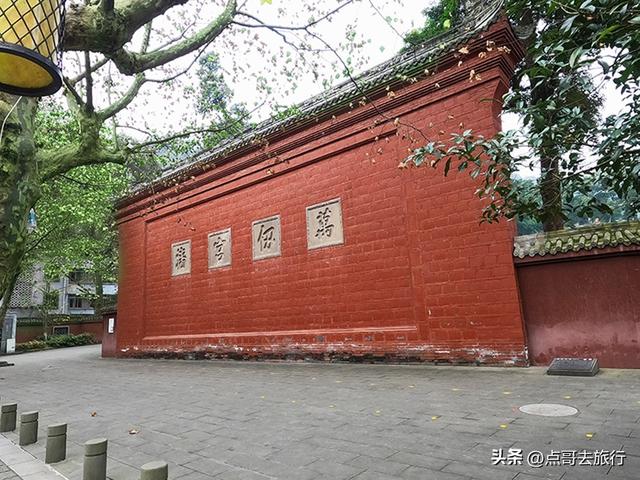 成都难得的清凉徒步胜地，在都江堰隔壁，不要门票，超级凉爽。