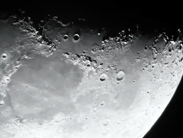 32亿像素之眼，地面巡天的全球最大数码相机，核心却是电子垃圾？