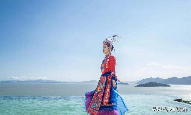 身着凤凰装，一生纳吉祥 | 霞浦！山海之间，解锁畲族风情与海滨秘境的碰撞