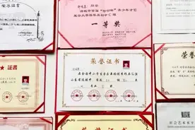 乐器：二胡！地点：意大利街头！图片