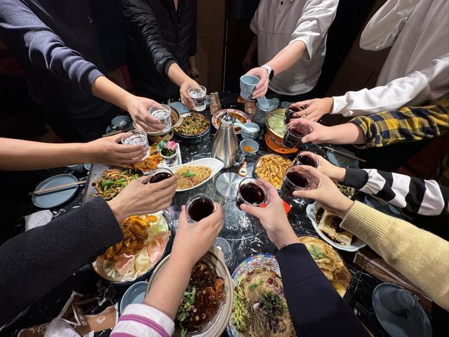 今年圣诞节没人抵制了	，为啥还更冷清了？网友：3个原因，很现实