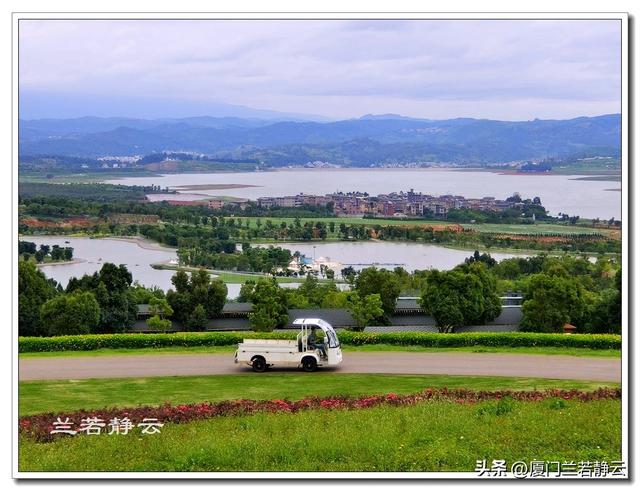云南弥勒：太平湖森林公园的大地艺术作品