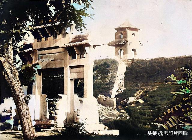1938年，日军私人相册中的顺德（邢台）古城，鬼子在城墙上散步