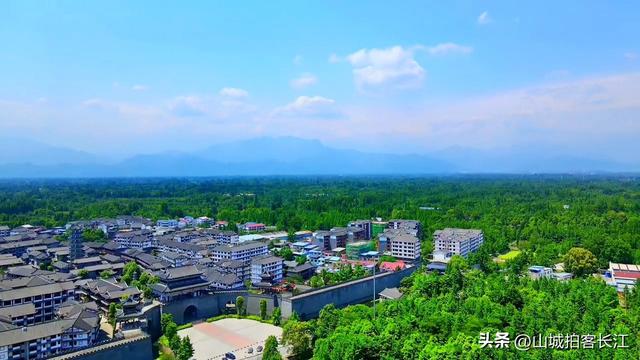 四川头号富裕县级市，人均可支配收入超4万，山水美景远近闻名
