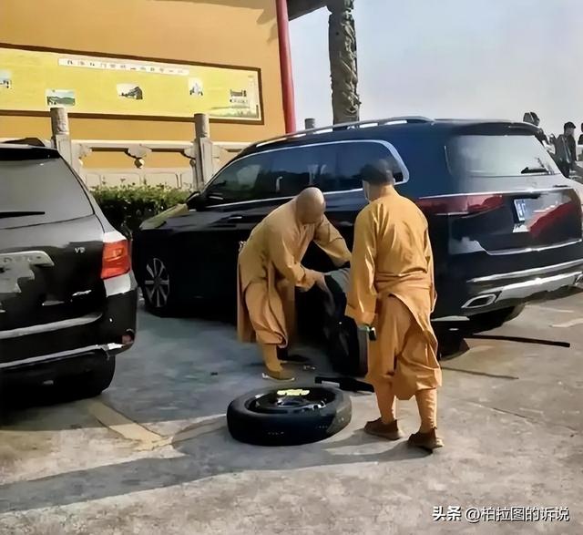 越扒越猛！释永信在少林寺有多爽，你根本想不到！难怪佛协再痛批