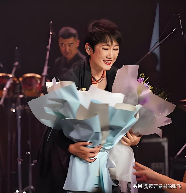 77岁王刚没想到，离婚24年，成方圆会以这种方式，给自己上了一课