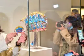 国博凤冠冰箱贴，1000000个！下一个“爆款”是谁？图片