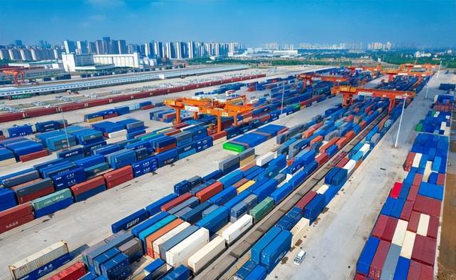 不反华了？特朗普调转枪口，24小时内	，中国拿到联合国4常支持