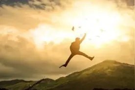 梦到被人追赶，怎么办，这不一定是坏事图片