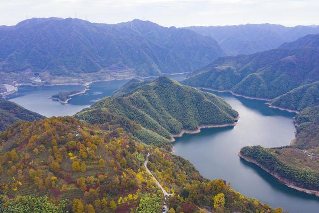 彩林观赏季，赏秋绝佳时，10月-12月适合去看的7处彩色山林