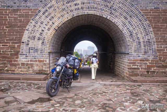 西昌古城始建于明洪武二十年,是凉山地区珍贵文物遗存最多的地方