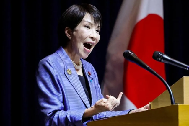 硬抗中国29天	，一纸控告书让高市老实，“短命首相”进入倒计时？