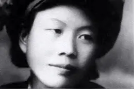 1958年毛主席路过沈阳，拒绝邓华的招待，为何点名要见黄毛丫头？图片
