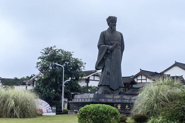 我是北京人，在四川泸州逛了几天，憋不住想讲讲这趟行程的感受。