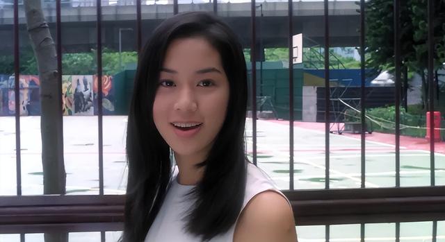 她14岁已是“人间尤物”，被首富看中花10亿娶回家，8年生了四胎