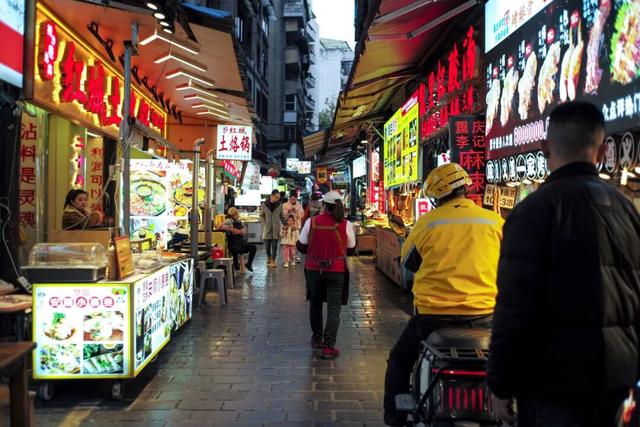 这个“名牌加身”的西南山城，正适合淡季来玩！