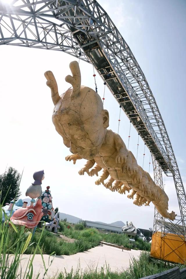 童话王国还是诡异乐园？丽江一景区设计引热议