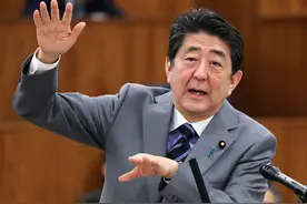 枪杀安倍晋三的嫌犯山上徹也最新供述:原打算在室内演讲时开枪图片