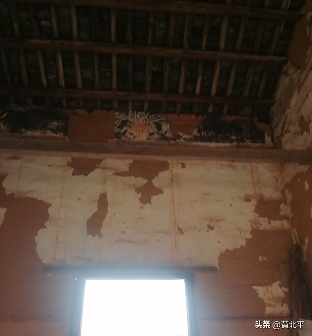 广西南宁市宾阳县不知名的古村落有进士屋，房子落魄但牌匾值钱