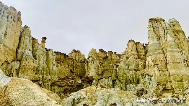 差一点失之交臂的霞义沟，才是札达土林的精华所在。幸好没错过！