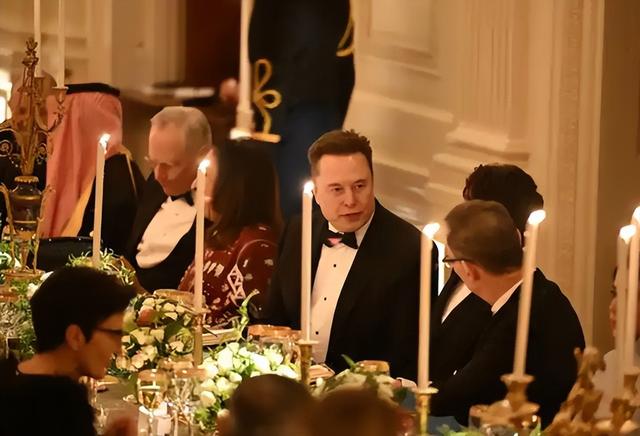 战机护航、千亿砸钱！美沙7年后再握手，中东天要变了？