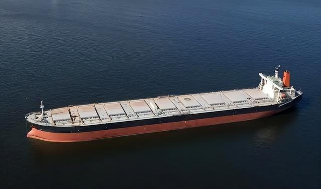 美军又出手了，扣下一艘油轮，不到24小时	，中国海军船只停靠南美