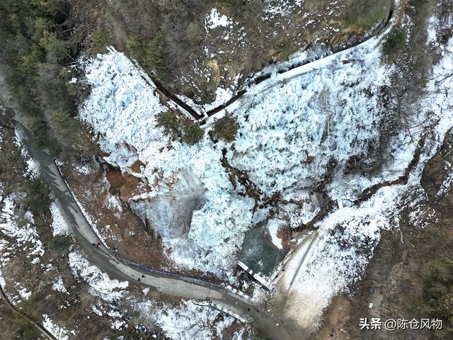 燃灯寺村鸡峰飞瀑进入观赏期，建议中午去