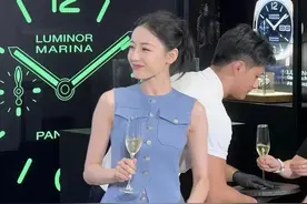 杨幂和刘涛还有热巴都来成都春熙路IFS图片