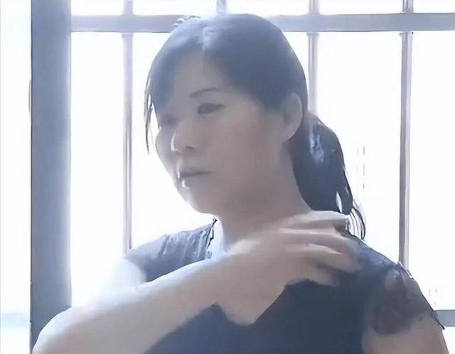 湖南一女子因长得太漂亮，55岁没上过一天班，颜值曝光后网友懵了 第8张